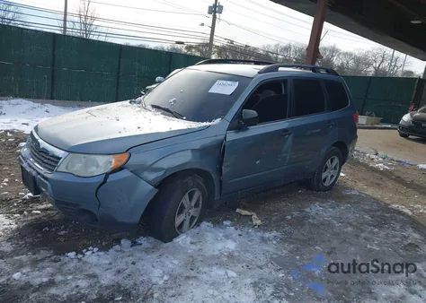 2010 Subaru Forester 2.5X z USA, uszkodzony, nr VIN JF2SH6BC3AH917014